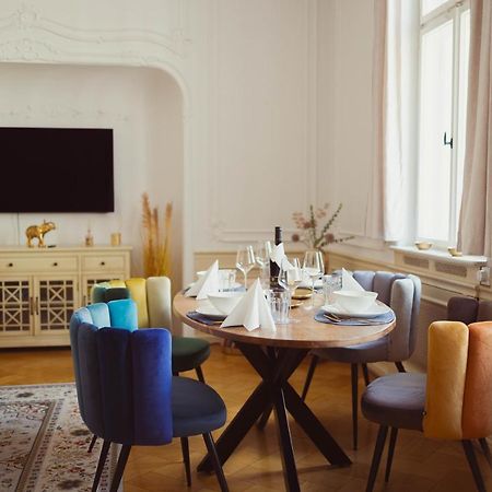 Exklusive Ferienwohnung Arthur In Zentraler Bestlage Von Zeitz! Vollausgestattet, Fahrstuhl, Magenta-Tv, Highspeed Wlan Exterior foto