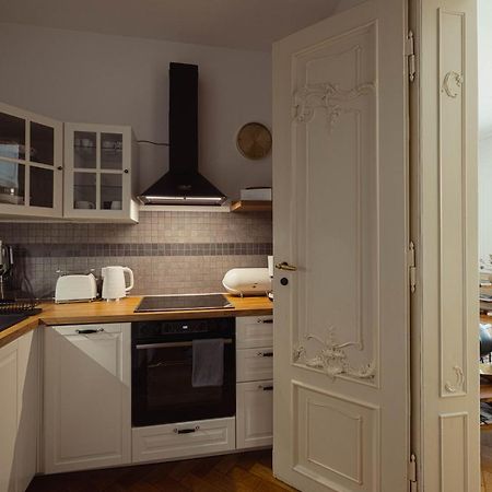 Exklusive Ferienwohnung Arthur In Zentraler Bestlage Von Zeitz! Vollausgestattet, Fahrstuhl, Magenta-Tv, Highspeed Wlan Exterior foto