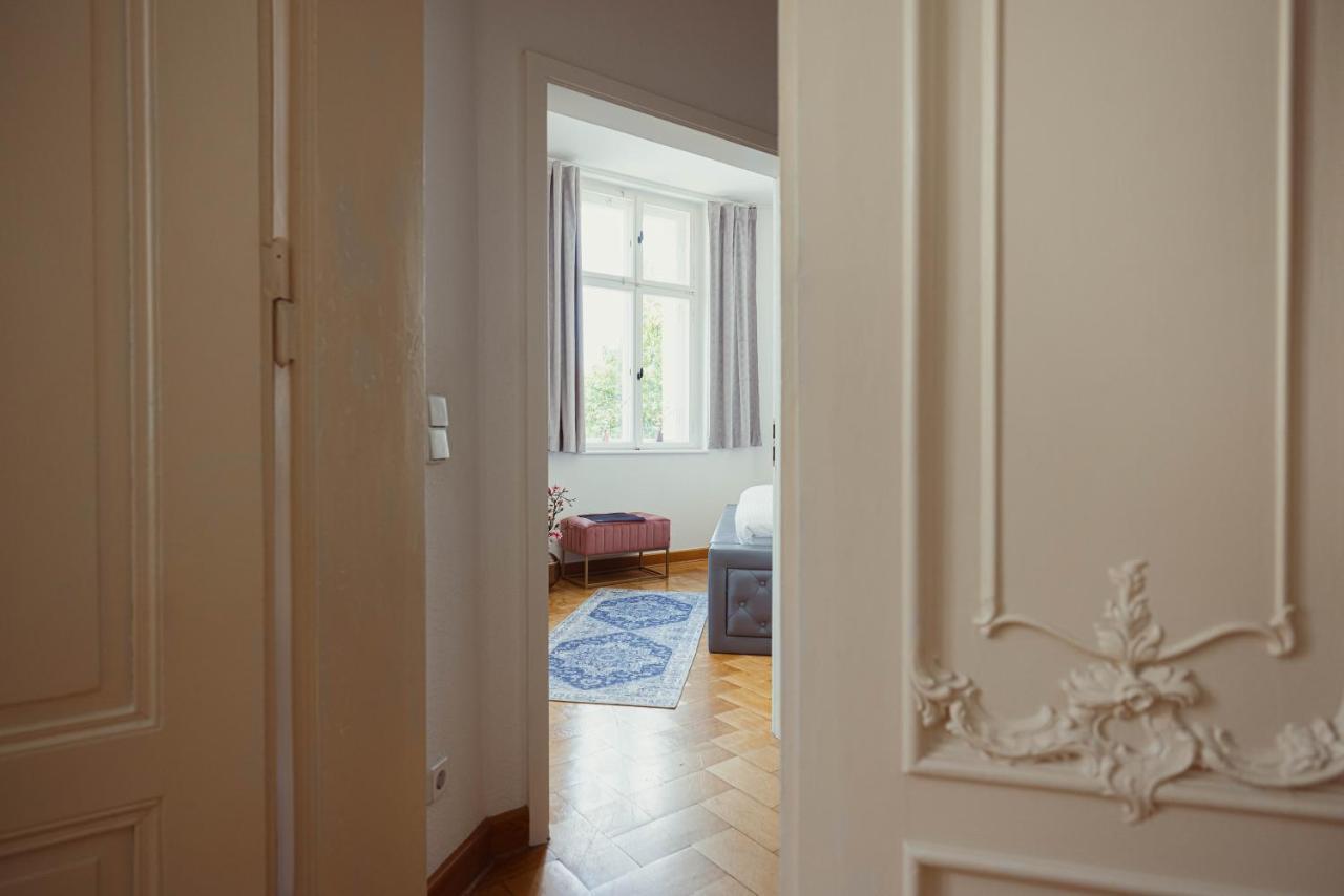 Exklusive Ferienwohnung Arthur In Zentraler Bestlage Von Zeitz! Vollausgestattet, Fahrstuhl, Magenta-Tv, Highspeed Wlan Exterior foto